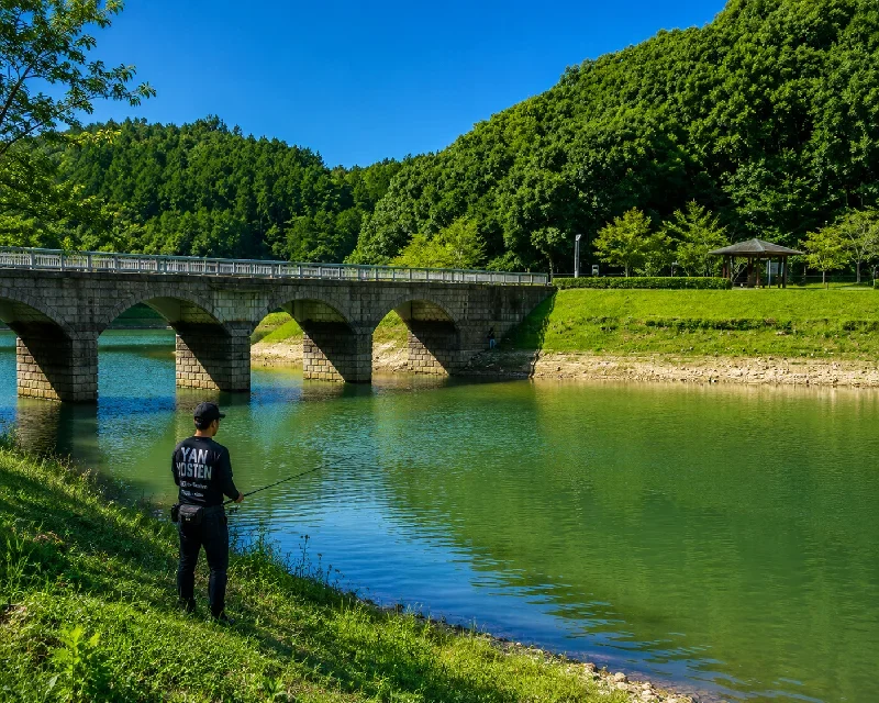 日指ダムメガネ橋北側