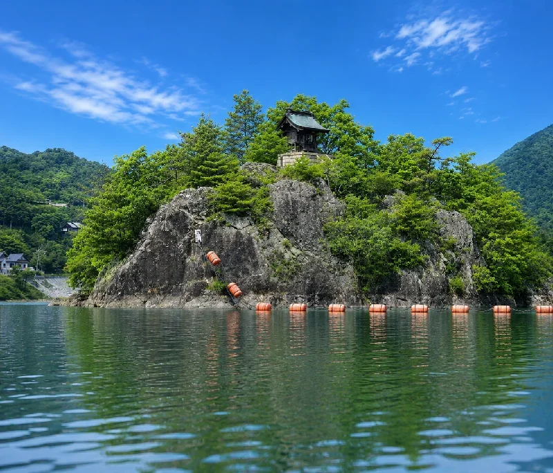 東条湖水天宮岬