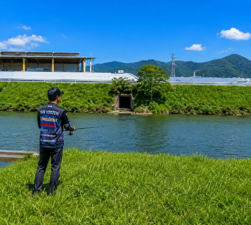 波介川河川敷広場