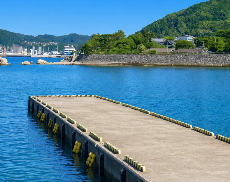 東防波堤