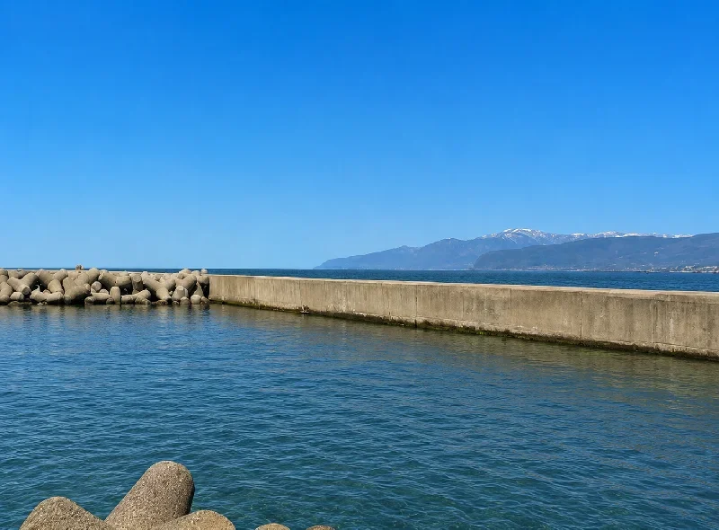 岩内港東外防波堤